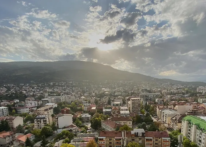 Stylish Studio, Skopje Centre - Private Parking - Panoramic Views