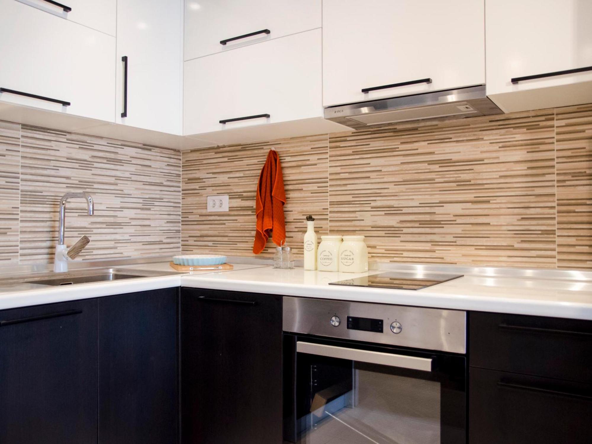 Stylish Studio, Centre - Private Parking - Panoramic Views Apartment